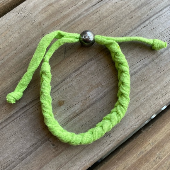 NWOT Simbi cloth bracelet - Picture 2 of 3